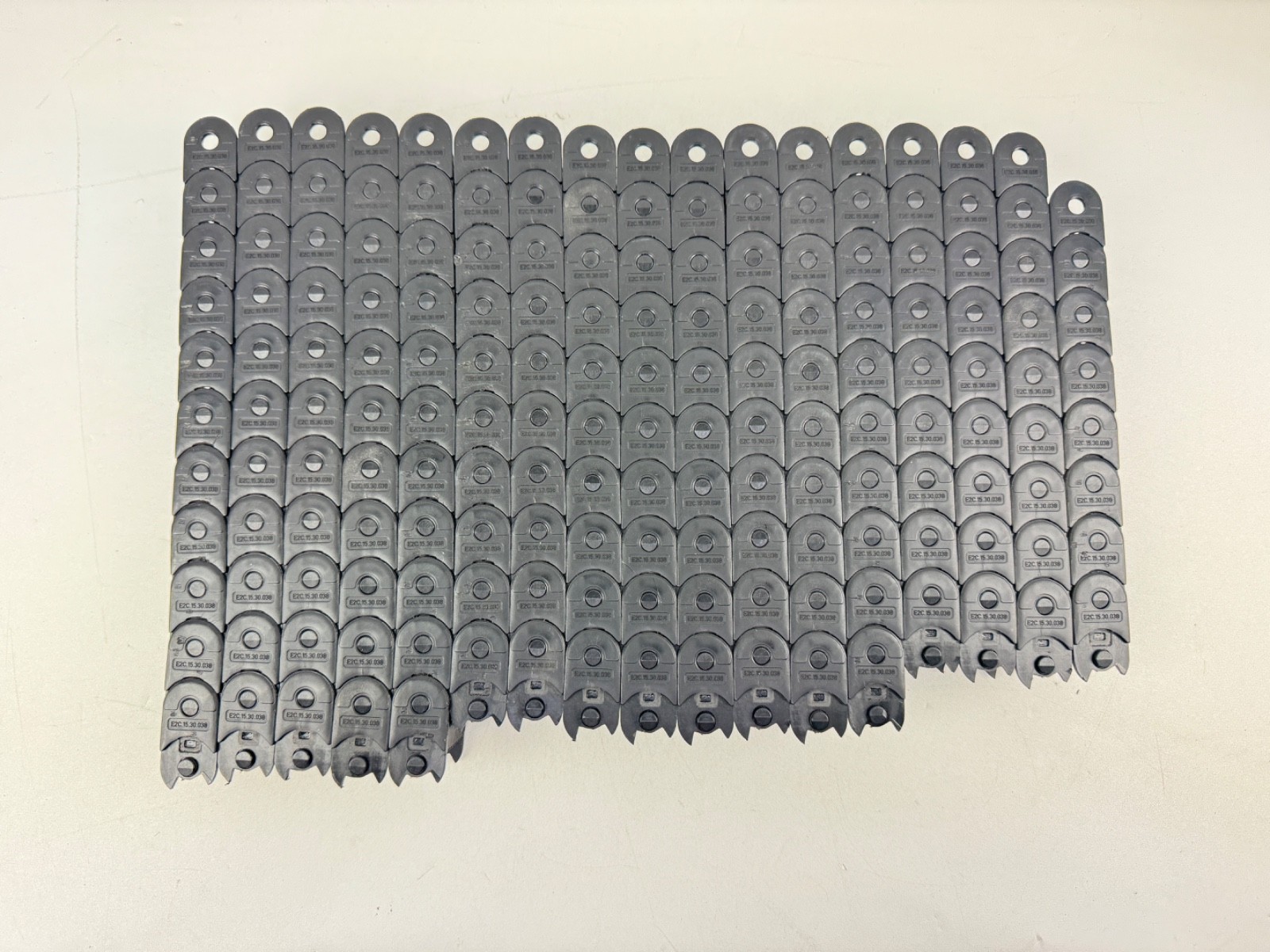 Igus E2C.15.30.038 Energy Chain Cable Carrier 1.5"(W)x3/4"(H)x75"(L), 150 Links