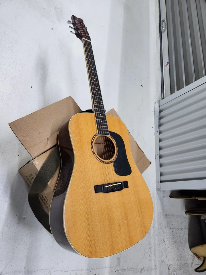 Good Playable Condition Washburn G30 Dreadnought Acoustic GUITAR Natural - Image 3 of 4