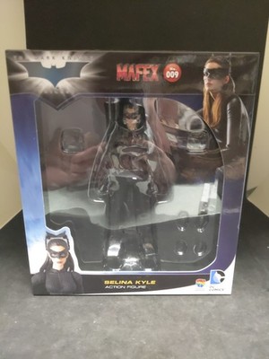 Mafex Medicom 009 The Dark Knight Catwoman Selina Kyle Figure