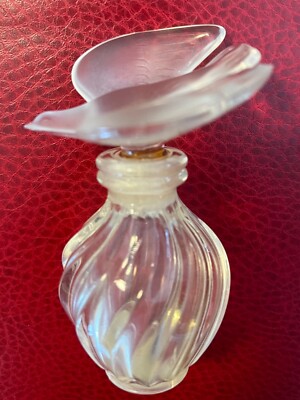 Lovely  Lalique Dove Perfume Bottle for Nina Ricca FC 41 /3 D 881 L'air Du Temps