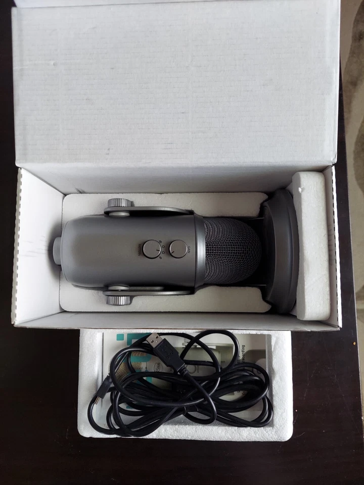 Blue Yeti USB Microphone - Cool Grey - Image 4 of 4
