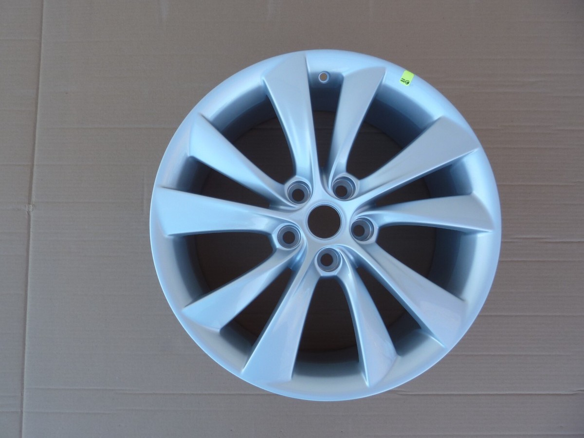 NEW OEM 16-2020 Tesla Model S Cyclone 19x8.0J +40 19'' Silver Rim