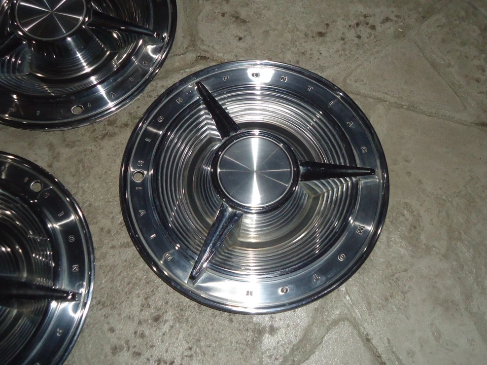 Juego de (4) Tapacubos OEM GM Tapacubos 1962 Pontiac Bonneville Motor Division Spinner Foto 2 de 4