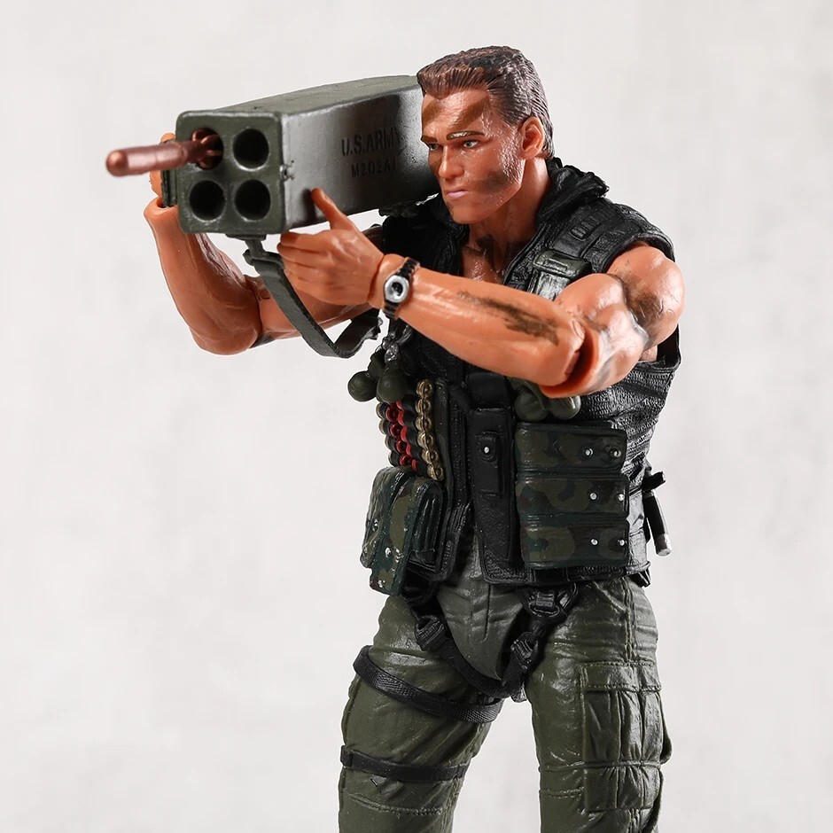 Figurine NECA Ultimate Commando John Matrix de 18cm pour collectionneurs