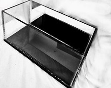 1.8 gallon aquarium ,comes with acesseries