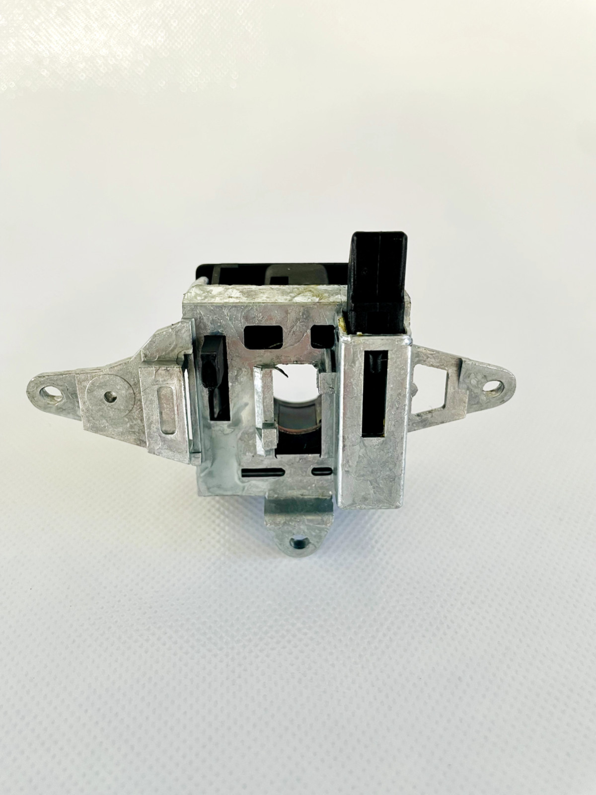 Maserati Rear Glovebox Latch P/N 67023100