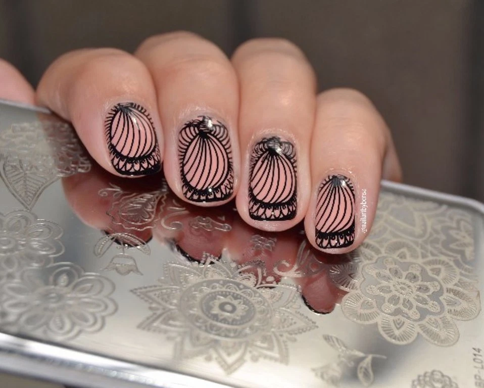 Elegante Tema De Flores Arte De Uñas Estampado Manicura DIY Plantilla De Imagen Placa BP L014 Foto 3 de 4