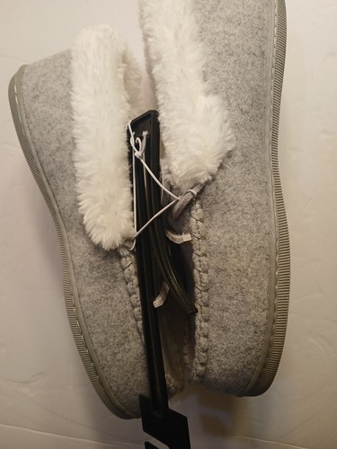 Sonoma Good For Life Light Gray/ White Faux Fur Lined Slippers Women Med 7-8 - Picture 15 of 22