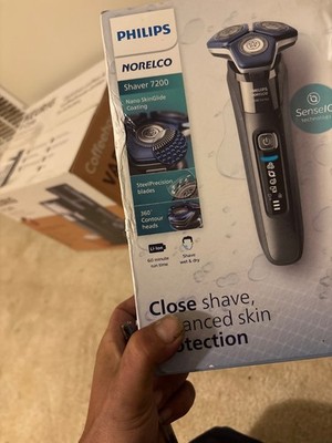 Philips Norelco - Shaver 7200, Rechargeable Wet & Dry Electric Shaver with Se...