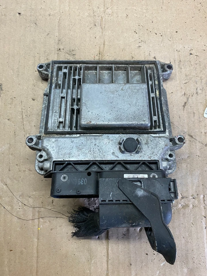 Hyundai Equus 2011 módulo de control telemático de comunicación ECU P0595 DG Foto 3 de 4