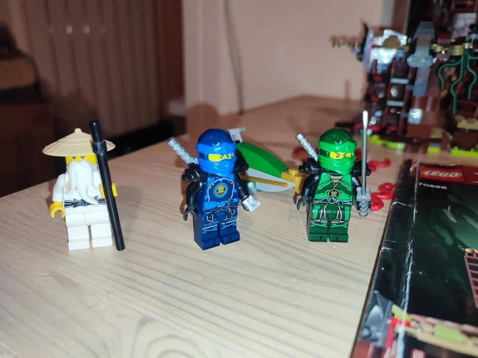 LEGO Ninjago 70626 Dawn of Iron Doom, foto 4 di 5