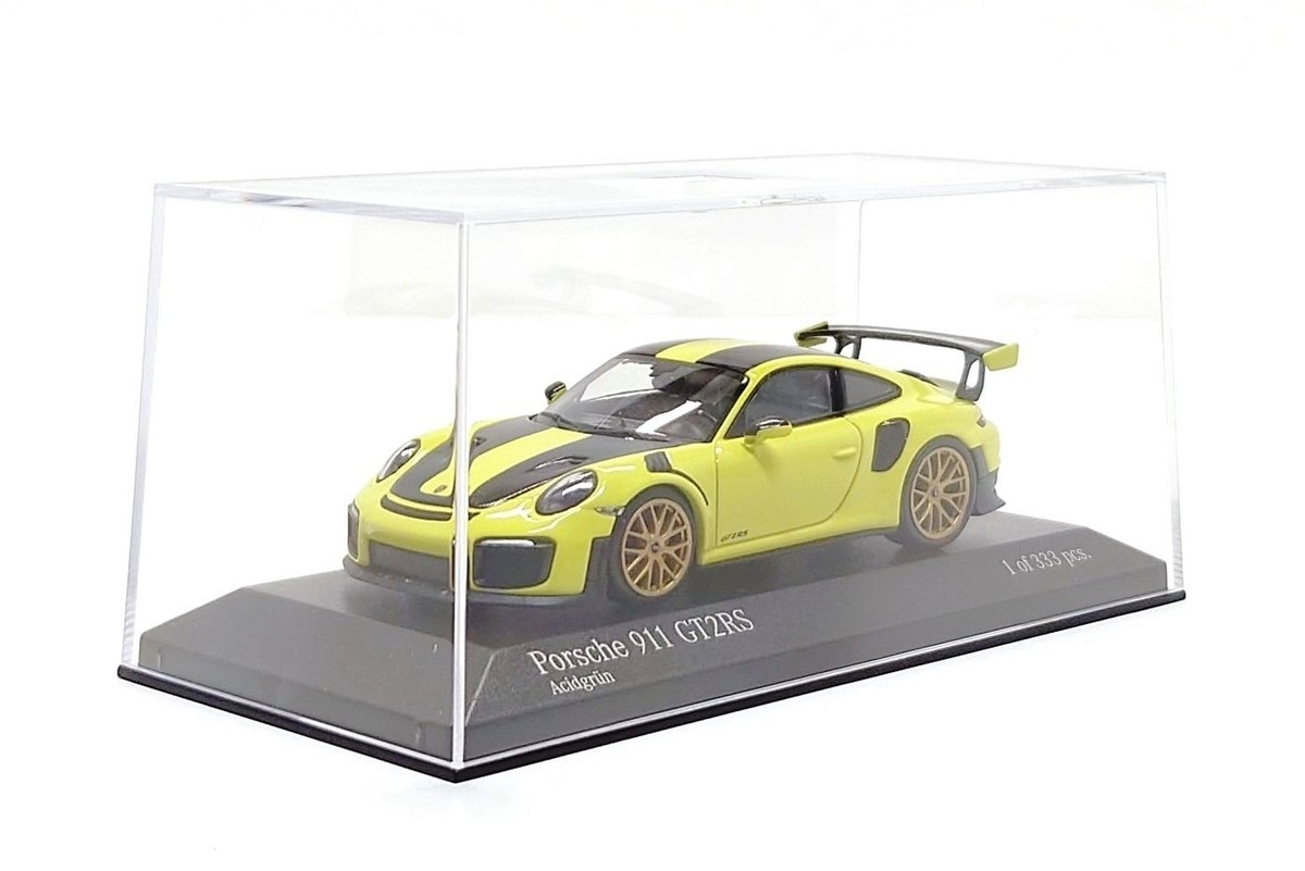 Minichamps 1:43 Porsche 911 GT2 RS (991.2) in Acid Green / Gold