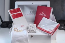 OMEGA Speedmaster White Side of the Moon - Complete Set - 311.93.44.51.04.002 9