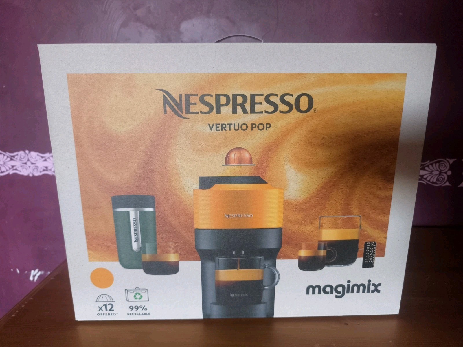 Machine Nespresso Vertuo POP jaune Magimix avec 12 capsules de café incluses