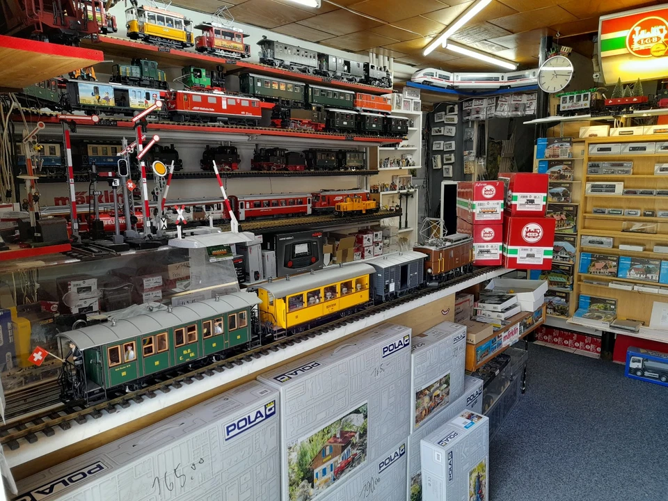 Spur G - LGB , neues RhB Modell Ge2/4 zurm SONDERZUG - schweizer PERSONENZUG