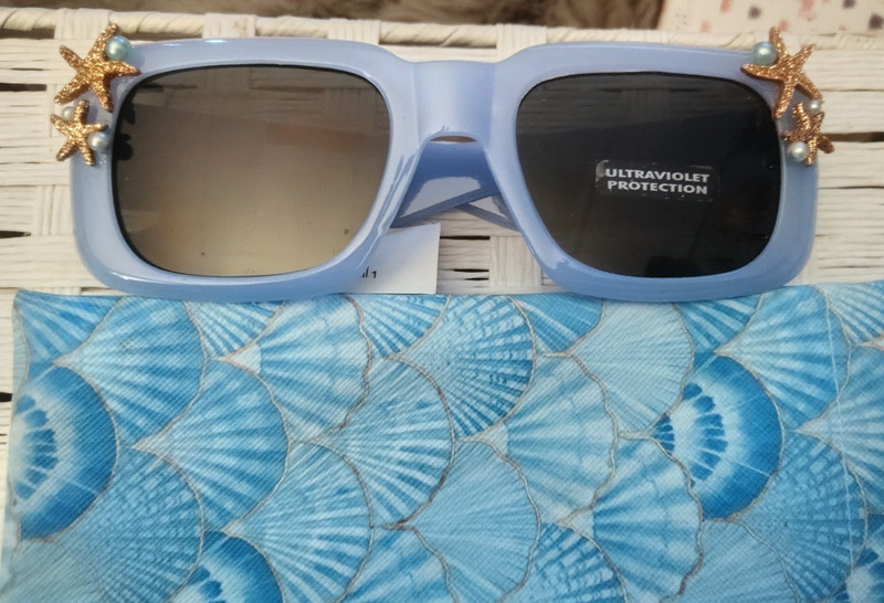 Women’s Square Sunglasses Blue Plastic Frame Gray Gradient Lenses Starfish