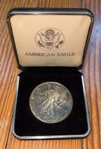 1990 Walking Liberty American Eagle 1 oz Fine Silver Dollar Coin