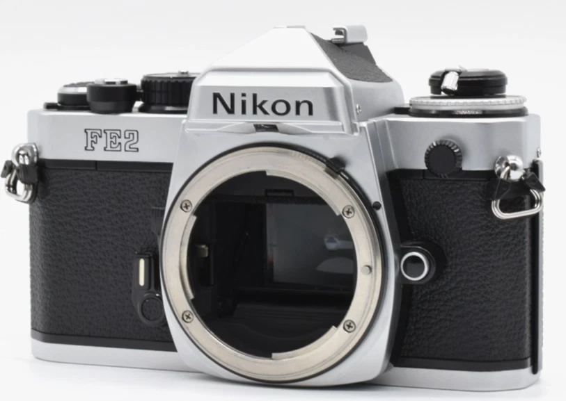 Boîtier d'appareil photo reflex argentique Nikon FE argent 35