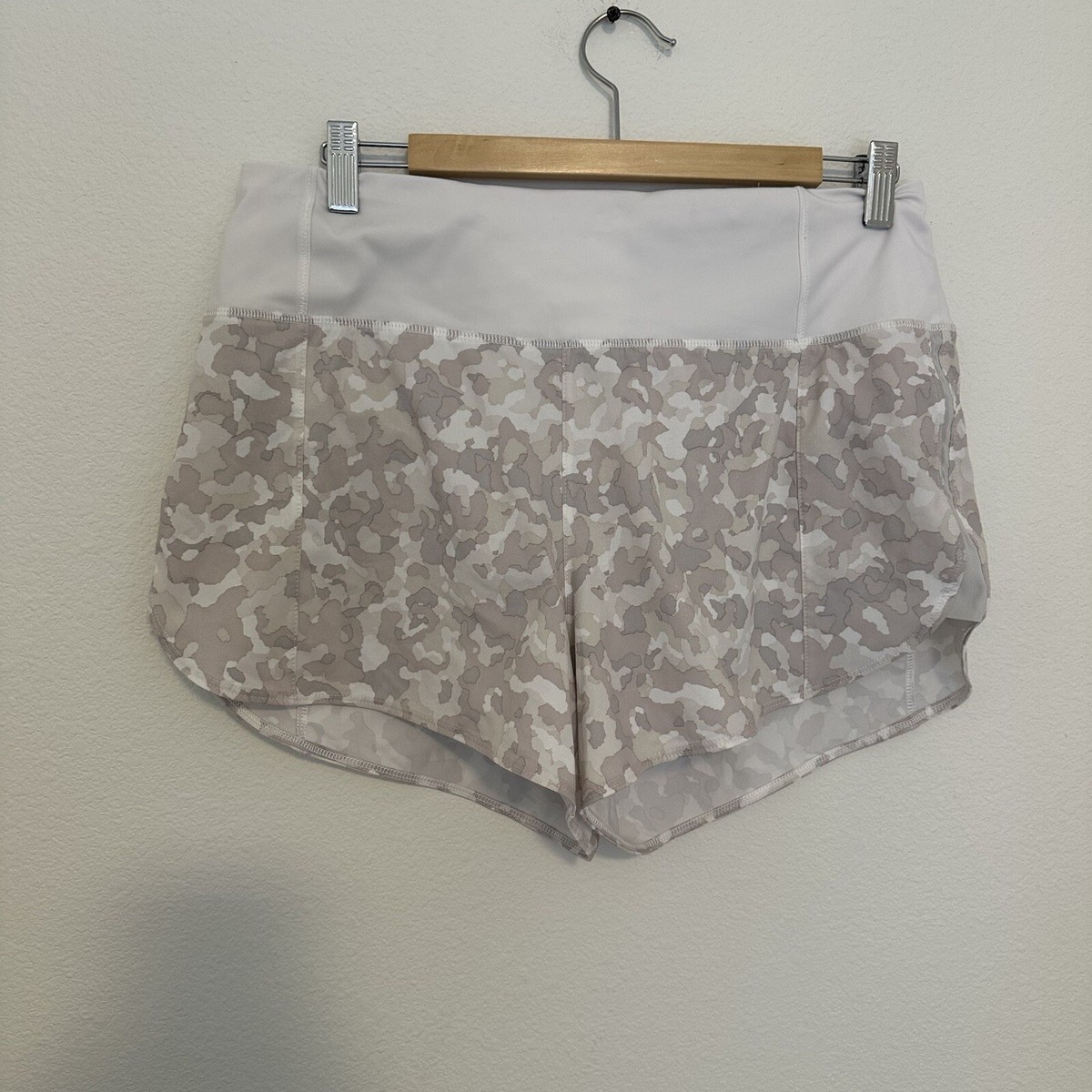 athleta running free short 3.5