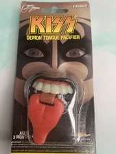 kiss pacifier