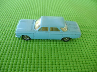DINKY TOYS - 552 - Chevrolet Corvair - Repeinte - Pour bricoleurs