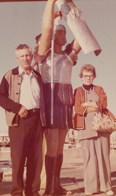 Cute Couple Statue Caesars Palace Las Vegas 1975