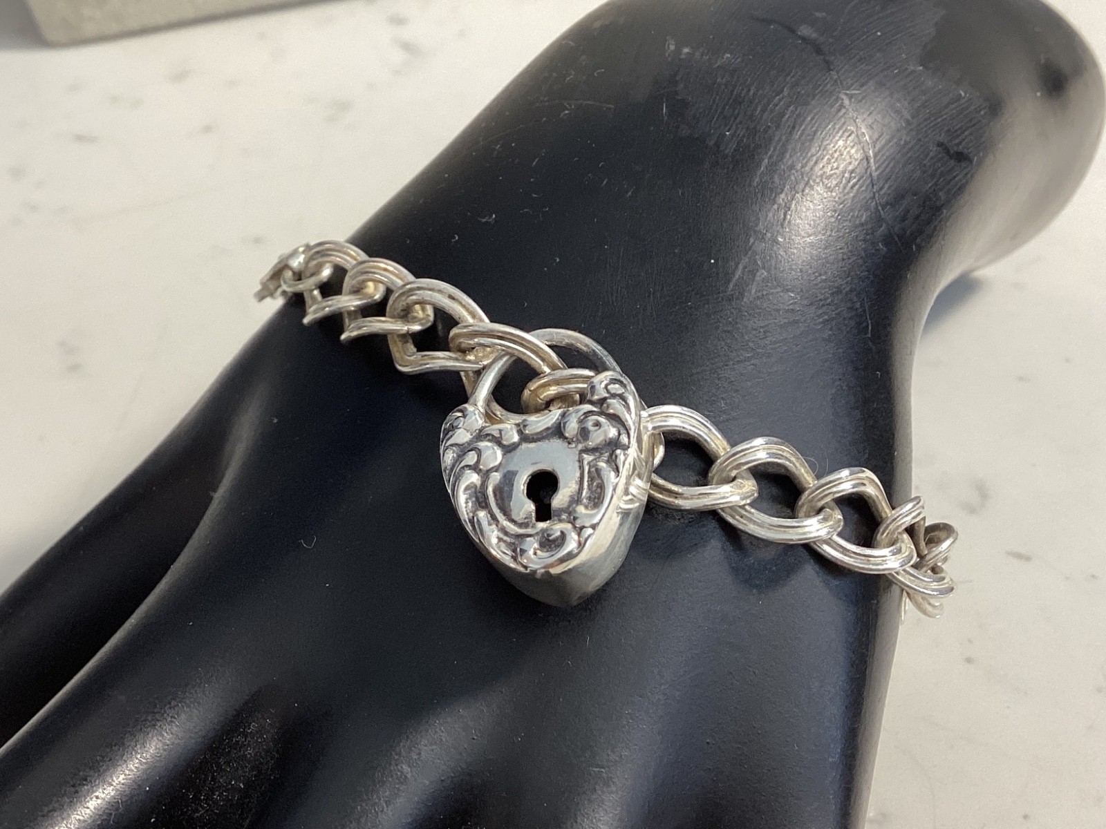 AUTHENTIC SIGNED STERLING SILVER REPOUSE HEART CH… - image 2