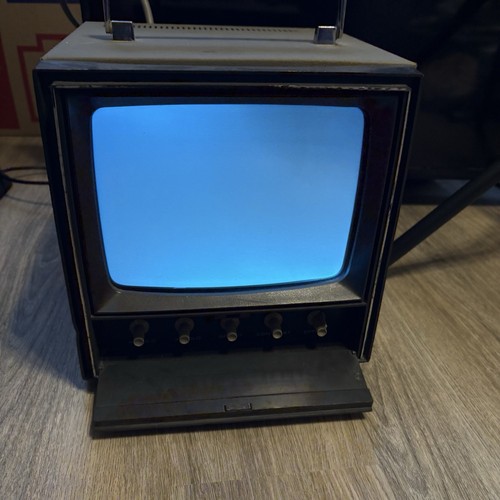Panasonic TR-920MA CCTV Monitor Retro Solid State Television TV Powers On