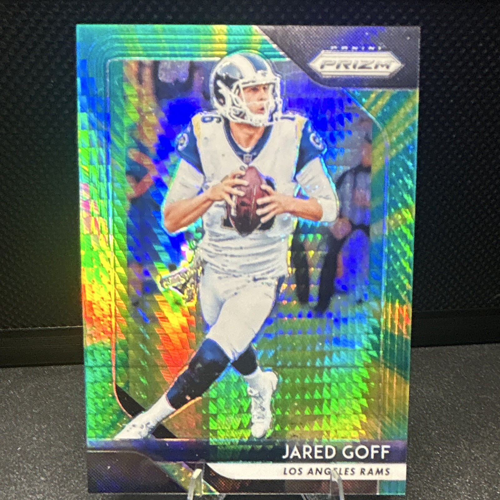 2018 Panini Prizm Neon Green Hyper Prizm 033/275 Jared Goff #90 Los Angeles Rams