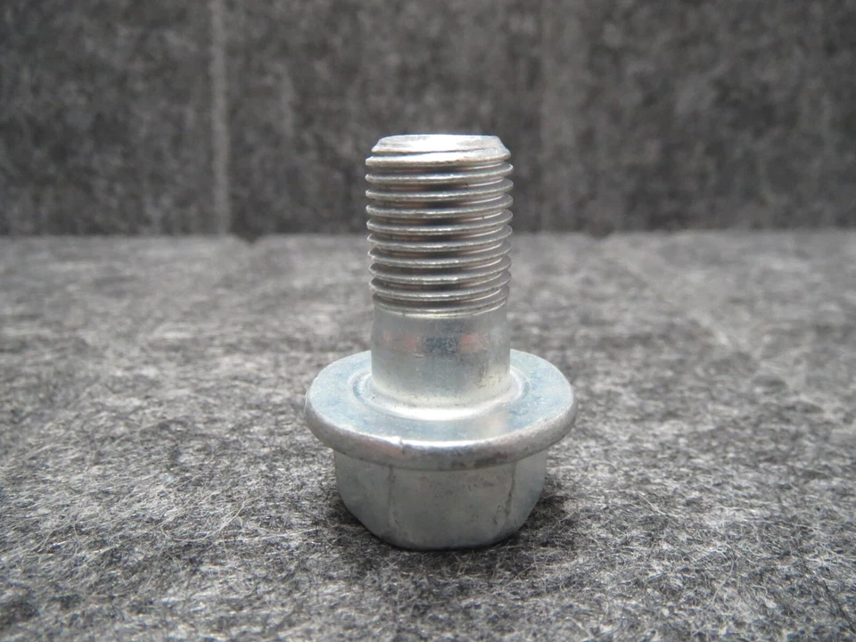 Genuine Honda Front Brake Caliper Bracket Mounting Bolt 90107SM4000  Ships Fast! - Изображение 4 из 4