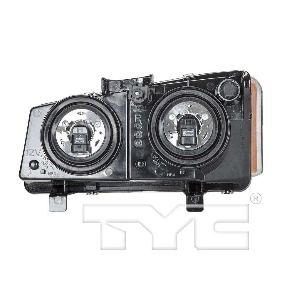 TYC 2X Left Right Headlight Assembly For Chevrolet Silverado 3500 HD 2007 - Image 3 of 4