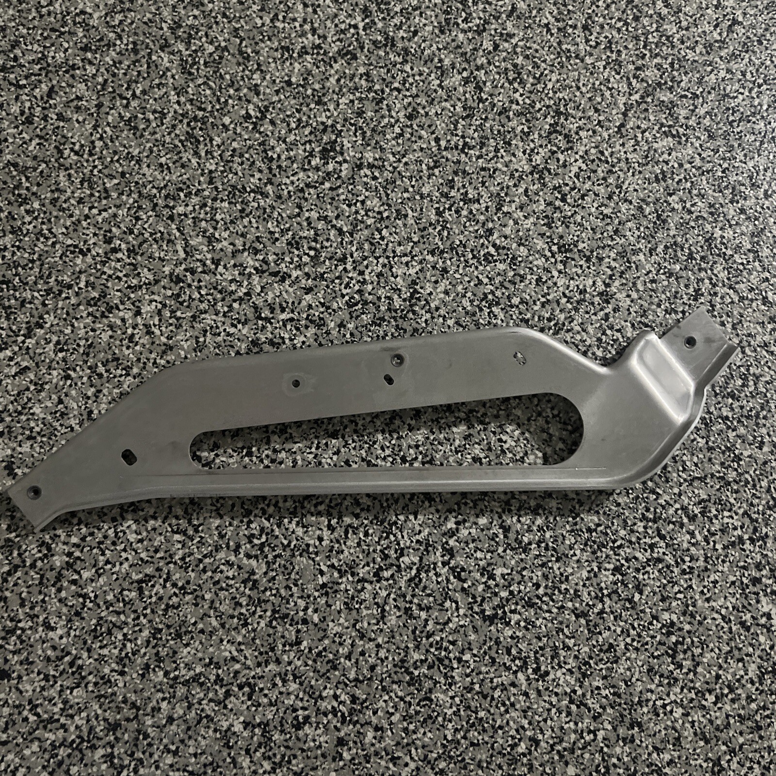 GENUINE ROLLS ROYCE CULLINAN RR31 LEFT HEADLIGHT BRACKET 2018-ON 7448927