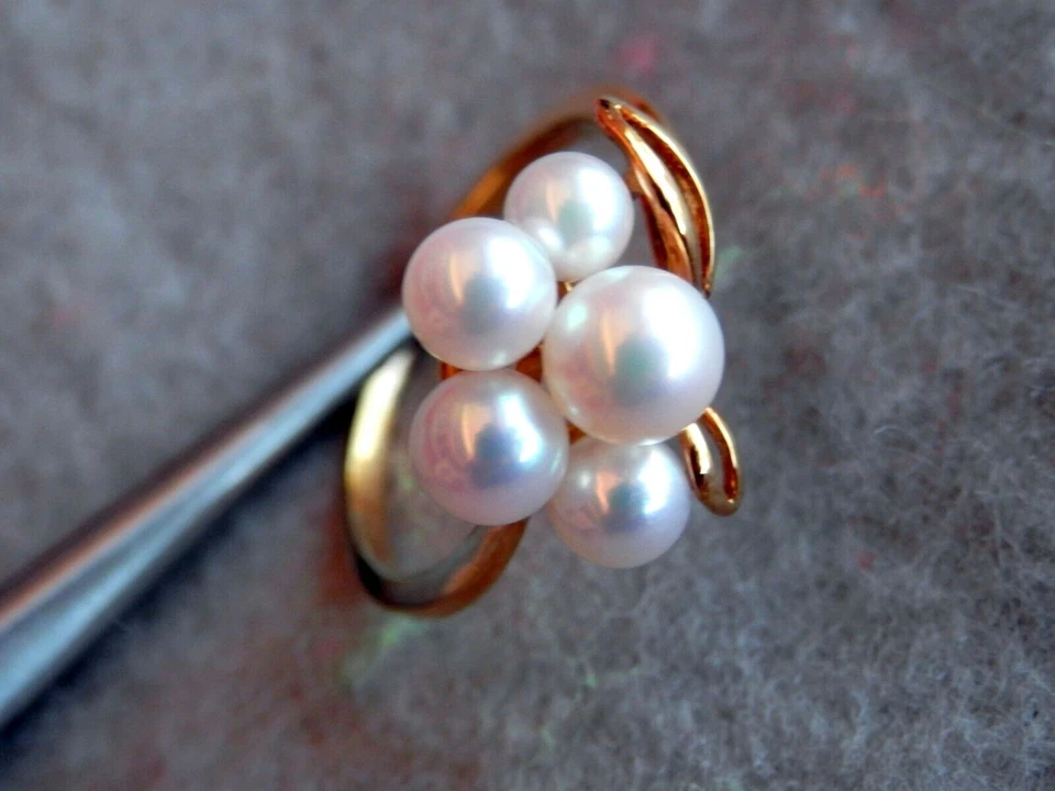 MIKIMOTO Women's Ring 18K Gold 5xCultured Pearls w/Leaves Size 8 Stunning $1500 - Image 2 of 4