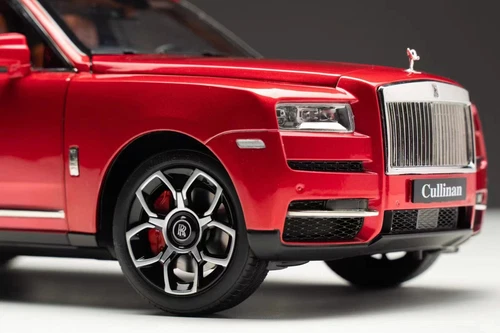 1/18 Rolls Royce Cullinan red limited edition Diecast Fully-opened Dealer - Picture 8 of 10