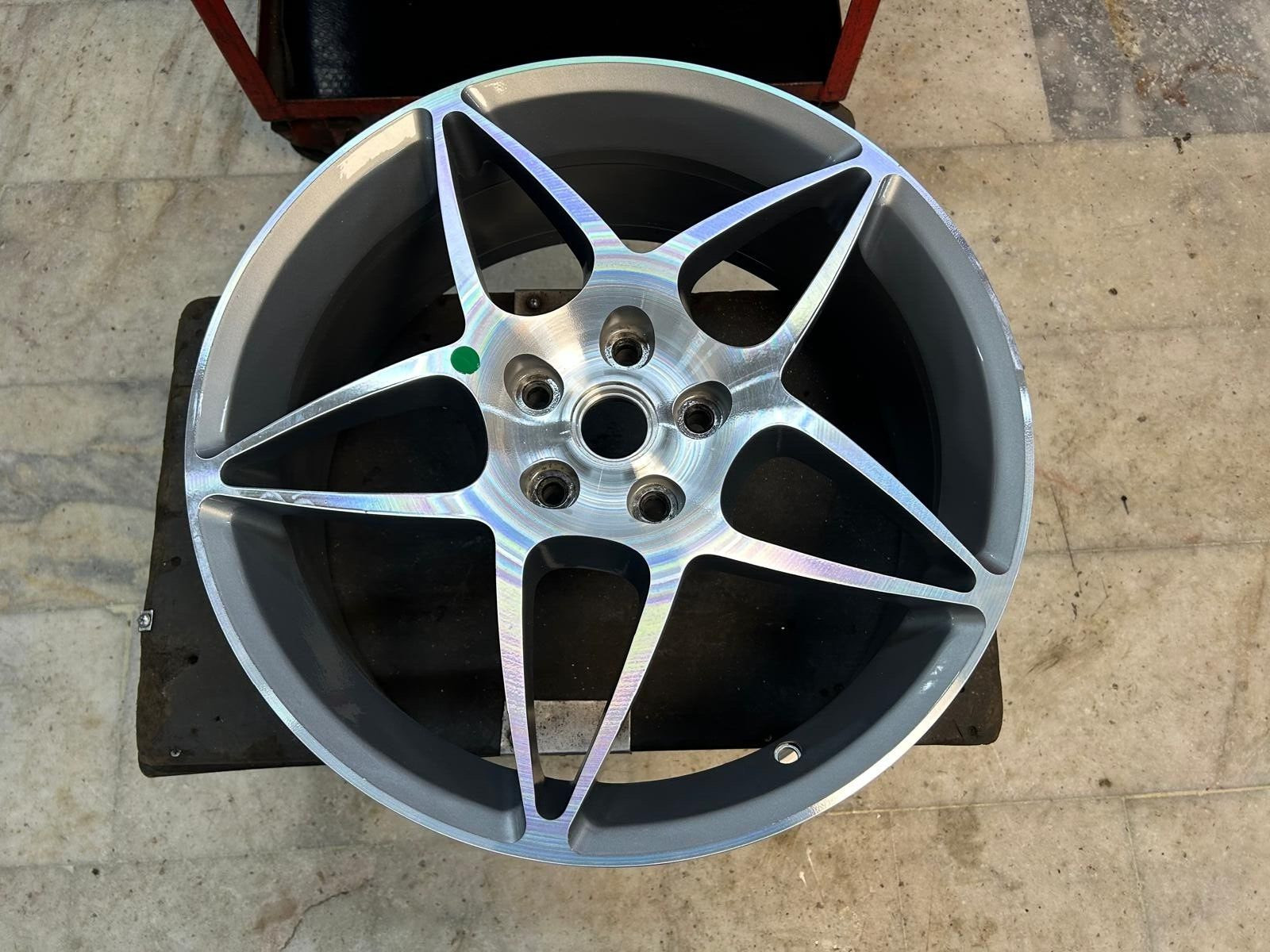 1xAlloy Wheel 19 Inch Diamond Front Ferrari California F149 OEM 252606 8Jx19