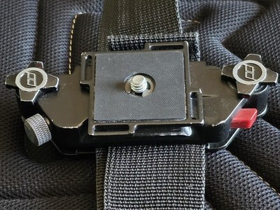 Peak Design Capture Camera Clip System Belt/Backpack-strap clip - USED