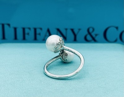 Tiffany & Co. Double Pearl Venezia Goldoni Bypass Ring Silver