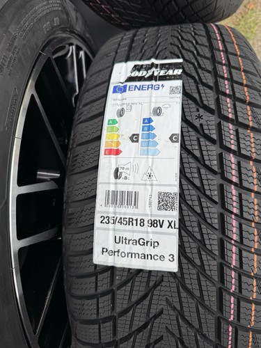 Winterräder 235/45 R18 GoodYear + MAM RS4 18“ Alufelgen