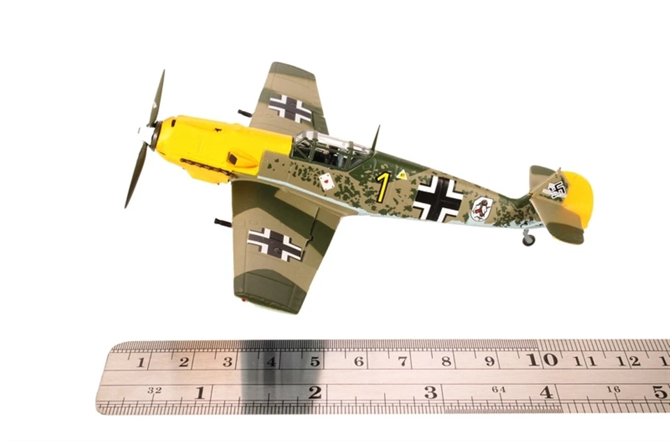 Corgi 1:72 Bf 109E Luftwaffe 6./JG 51 Yellow 1 Josef 'Pips' Priller 1940 AA28001 - Image 4 of 4