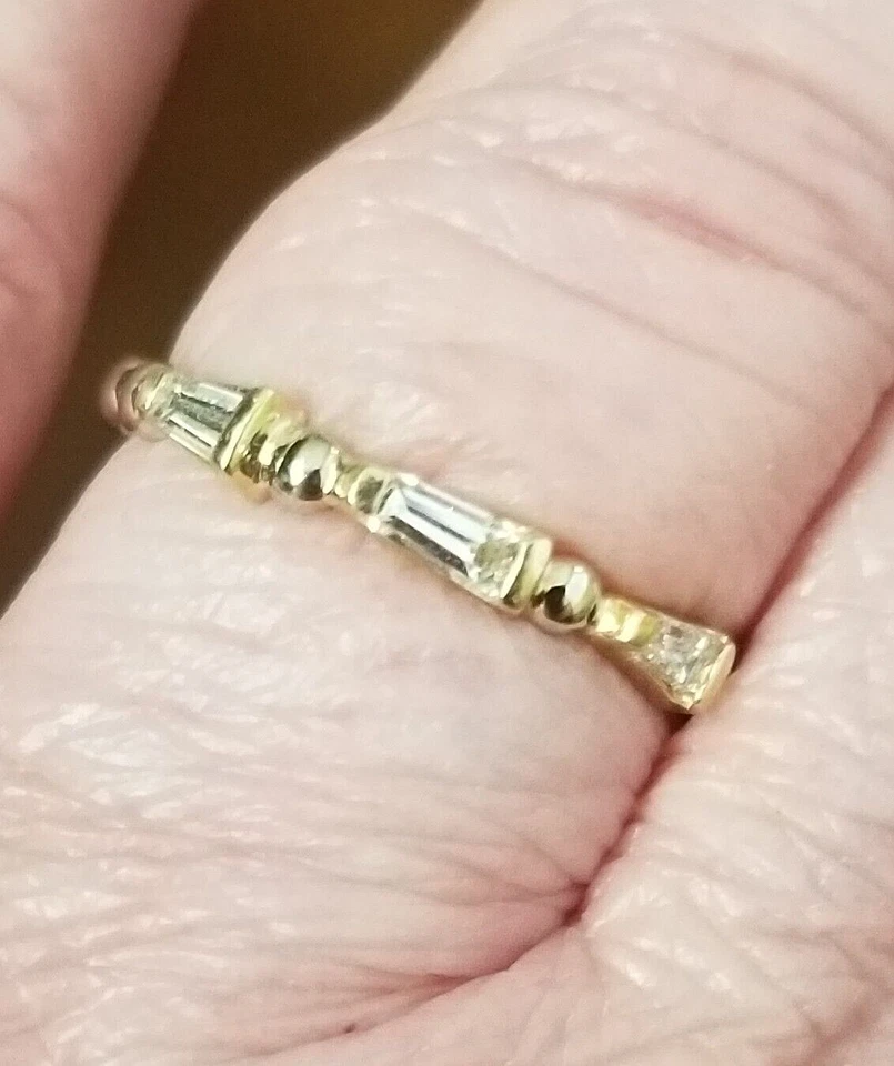 Anillo banda baguette de diamantes de 0,40 quilates de oro amarillo y blanco de 14 k de 2,5 gramos Foto 2 de 4