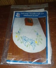Fairway Needlecraft Co. Dresser Scraf Model 16213 Floral USA MADE 15x42" NEW!