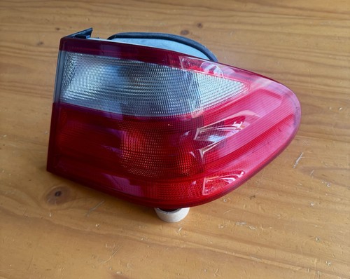 98-03 Mercedes W208 CLK430 Rear Right Taillight Tail Light Lamp Outer OEM