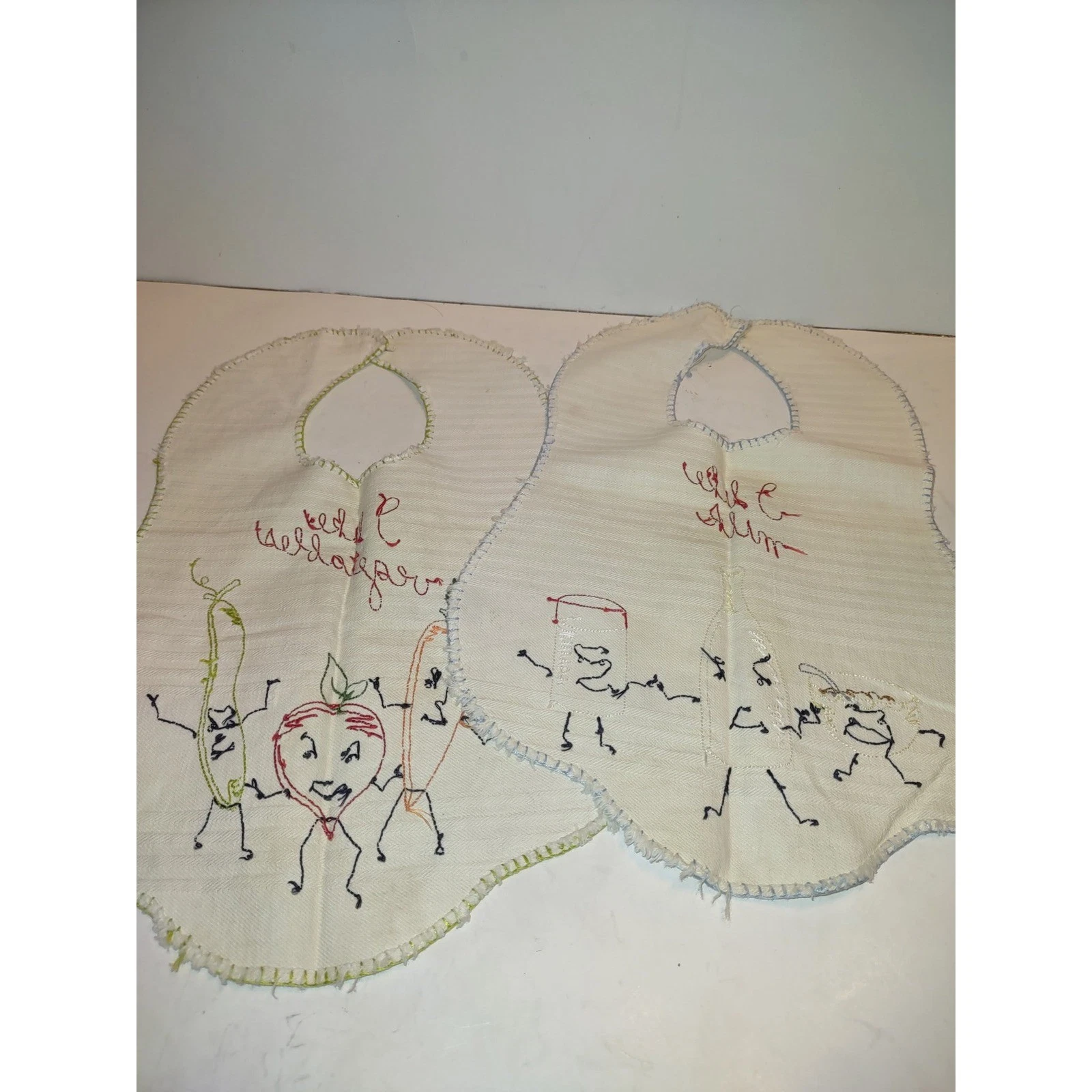 2 Vintage Embroidered Baby Bibs "I Like Vegetables" "I Like Milk" 14"x9" wide
Opens in a new window