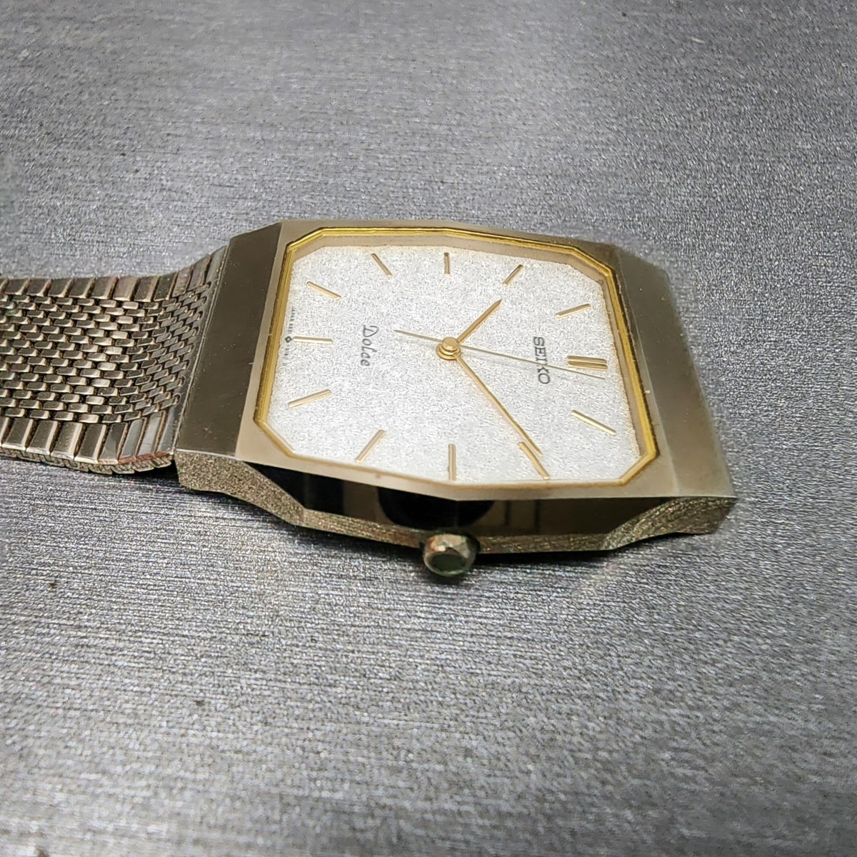 Seiko Dolce Tank Watch Men 29mm Silver Dial Gold Tone 9531-5150