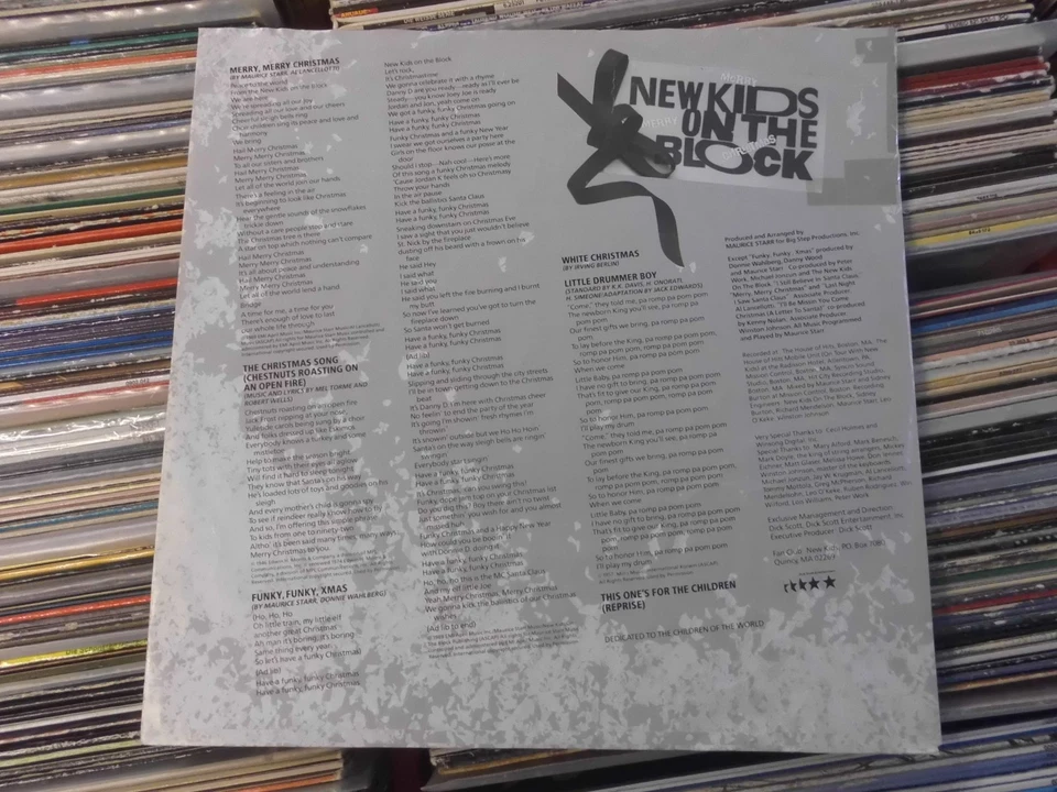 NEW KIDS ON THE BLOCK LP: MERRY MERRY CHRISTMAS (EUROPE;CBS – 465907 1) - Bild 3 von 4