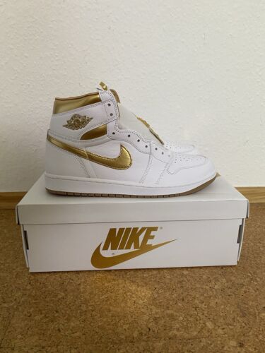 Jordan 1 Retro hoch (W) OG goldmetallic EU 43