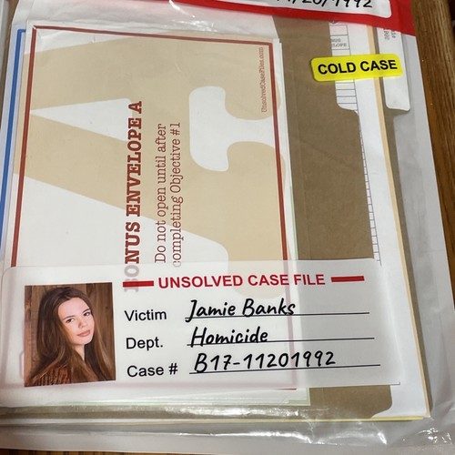 Pressman Unsolved Case Files: Jamie Banks Game (Used - With All Materials) - Picture 9 of 12