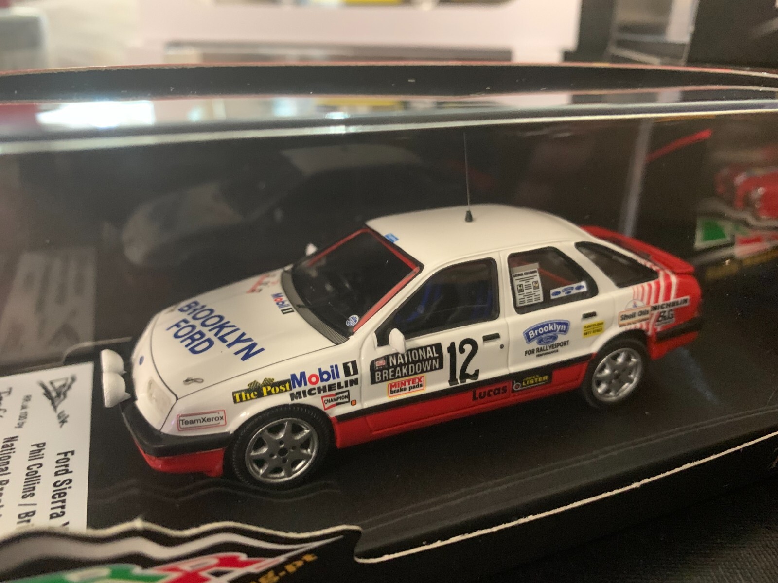 Ford Sierra XR 4x4 1987 Trofeu RRUK100 voiture miniature rallye Collins No.12 echelle 1/43