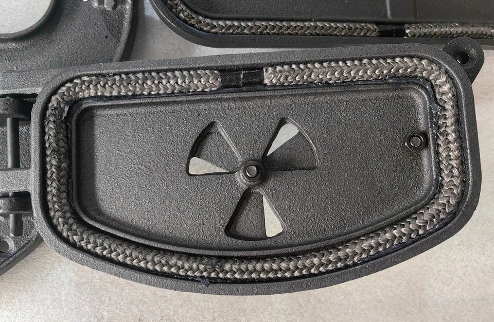 Puerta y marco de estufa de leña de hierro fundido solo 17X15 Foto 2 de 4