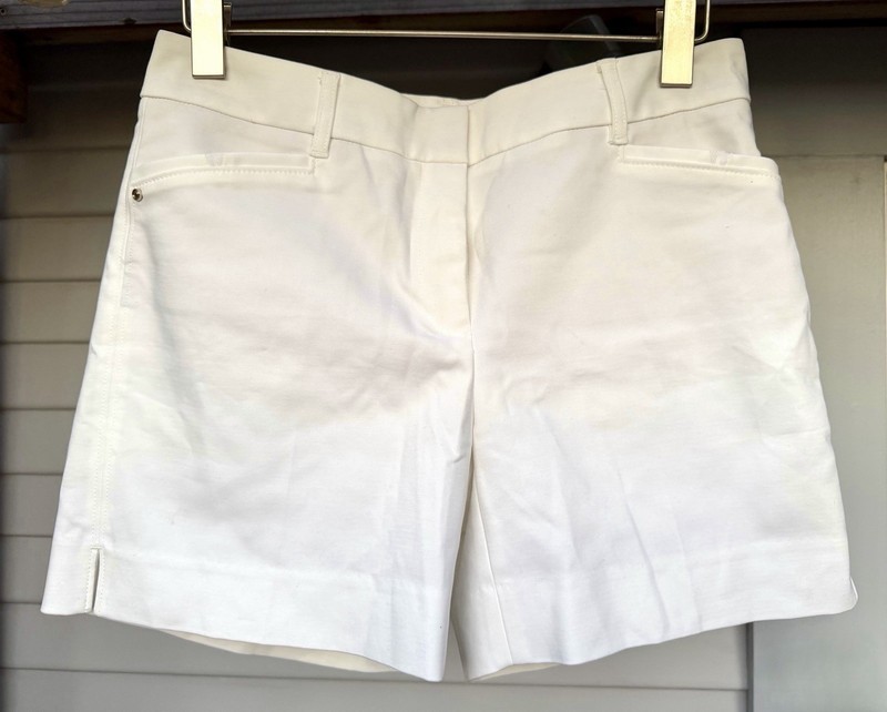 BNWT White House Black Market Womens White 5" Shorts Front Pockets Size 2